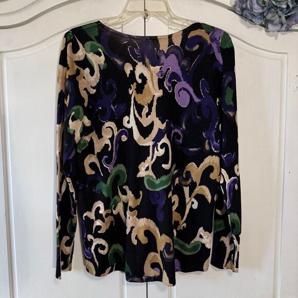 Chico's Scroll Print Lightweight V-Neck Sweater, Size 8 - Picture 3 of 9